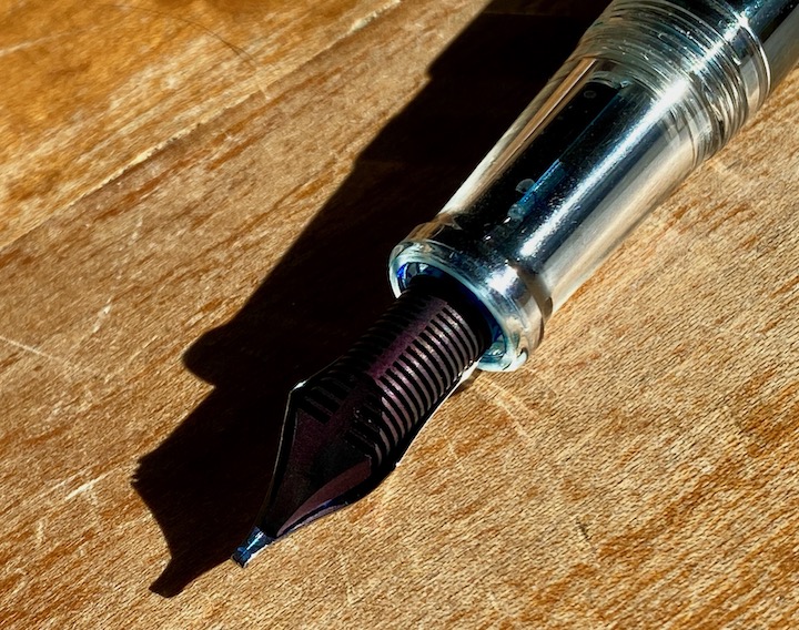 Aurora ebonite feed Alt text