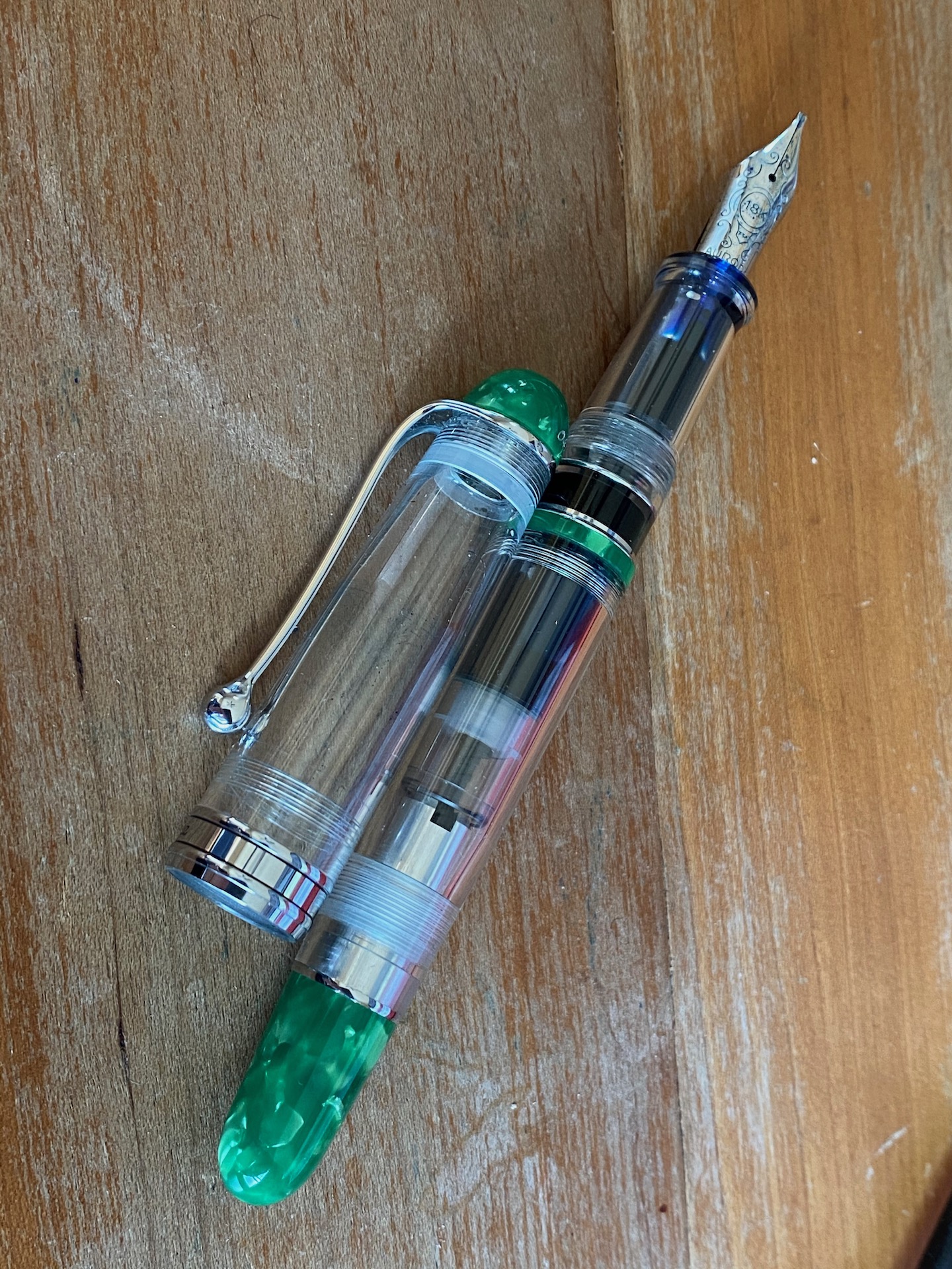 Aurora 88 inked with Leonardo Officina Blue Alt text